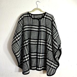 Talbots Houndstooth Cape Poncho Black Ivory Women Small/Medium Fashion Cover up
